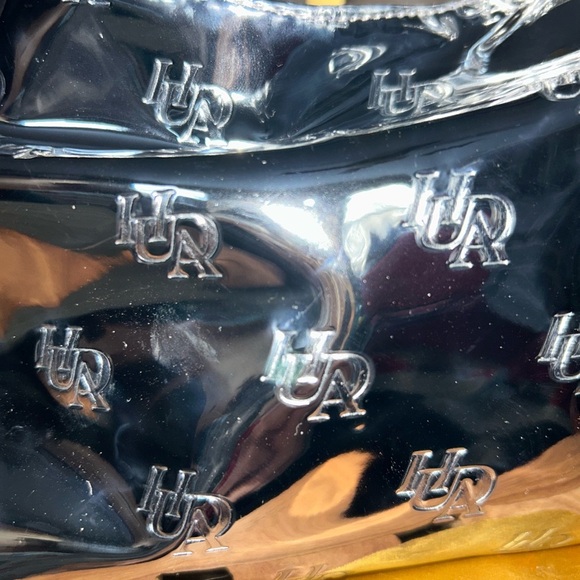 NWOT-Huda Beauty Silver Metallic Cosmetics Bag Logo - Picture 6 of 7